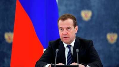 Медведев не исключил, что РФ может отказаться от применения пластика для защиты экологии