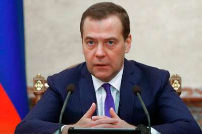 Медведев потребовал быстрее разработать проект закона, касающегося выбросов в атмосферу