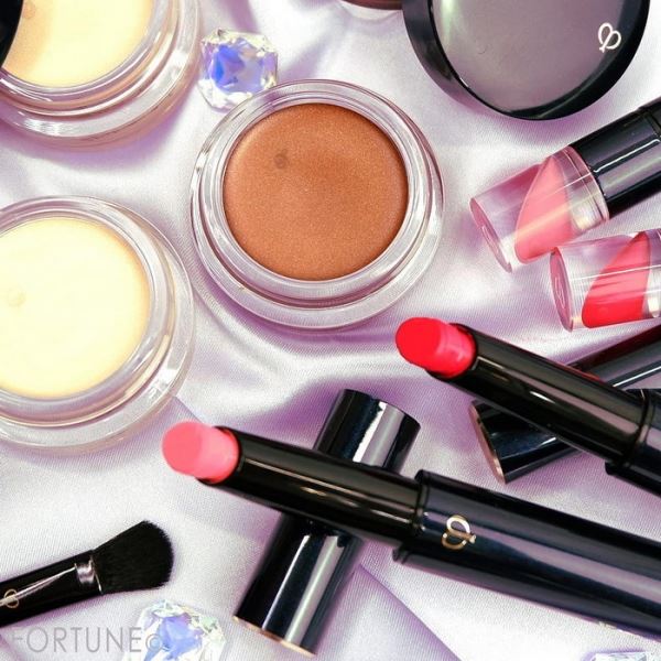 Летняя коллекция макияжа Cle De Peau Elegance Makeup Collection Summer 2019: первая информация и свотчи